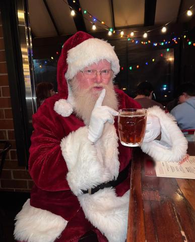Shhhh… Even Santa needs a Winterfest sometimes 🎅🍻
.
.
.
#Winterfest #ColoradoNative #100PercentColoradoIngredients #cobeer #beertime #beerstagram #MerryChristmas #HappyHolidays